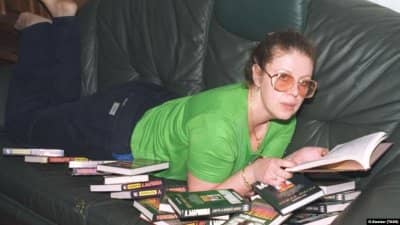 Александра Маринина со своими книгами