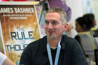 Писатель Джеймс Дэшнер